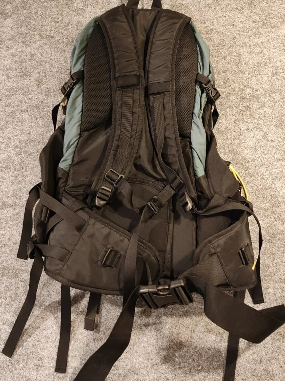 MountainSmith Wraith Technical Hiking Backpack — Black/Green